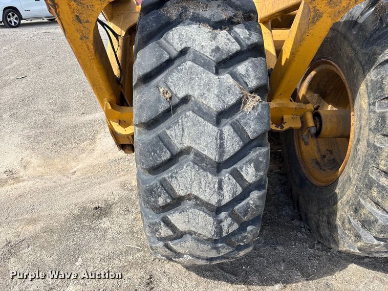 image for item EA7251 2014 John Deere 1812C scraper