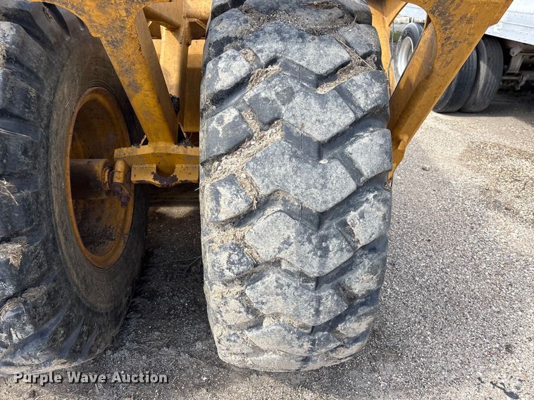 image for item EA7251 2014 John Deere 1812C scraper
