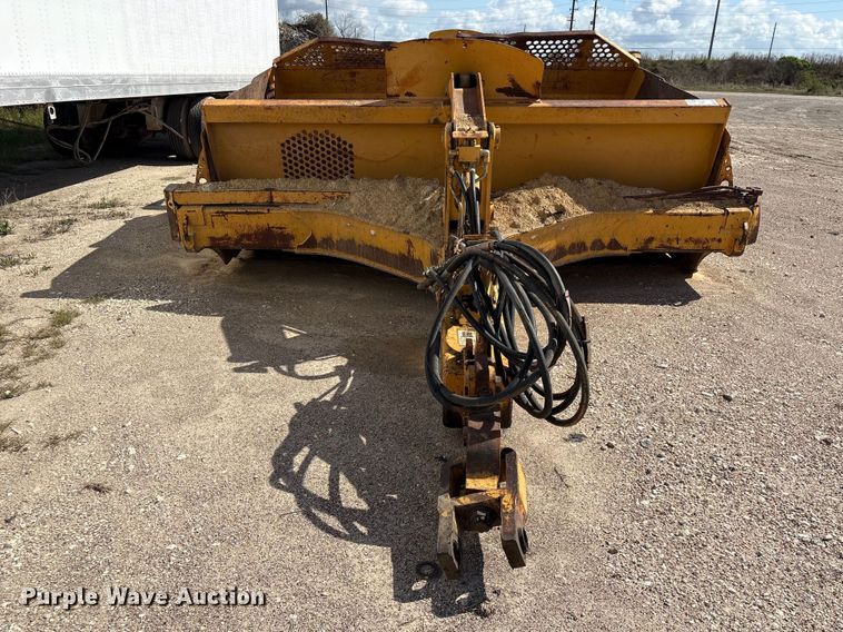 image for item EA7252 2012 John Deere 1812C scraper