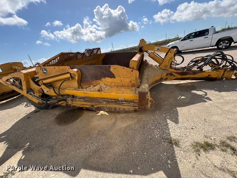 image for item EA7252 2012 John Deere 1812C scraper