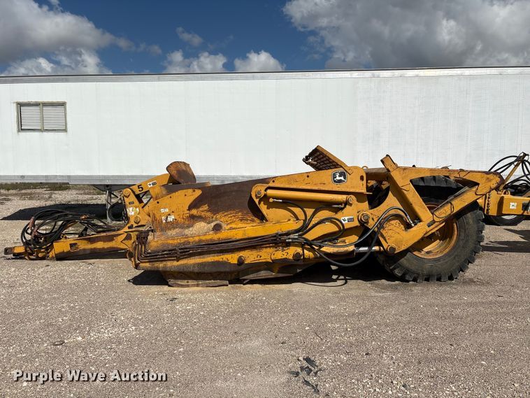 image for item EA7252 2012 John Deere 1812C scraper