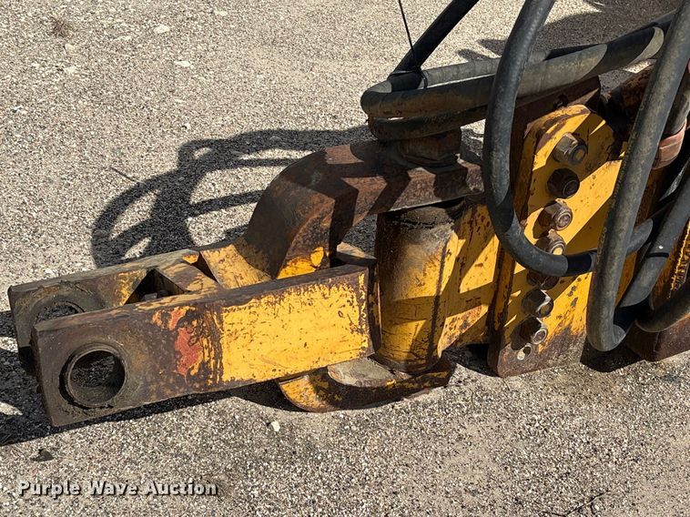 image for item EA7252 2012 John Deere 1812C scraper