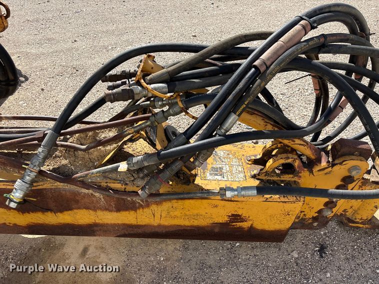 image for item EA7252 2012 John Deere 1812C scraper