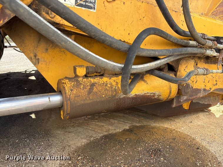 image for item EA7252 2012 John Deere 1812C scraper