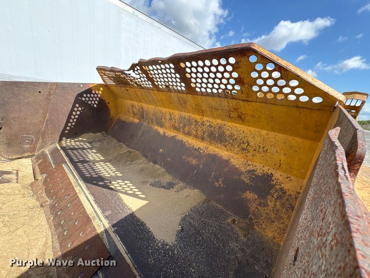 image for item EA7252 2012 John Deere 1812C scraper