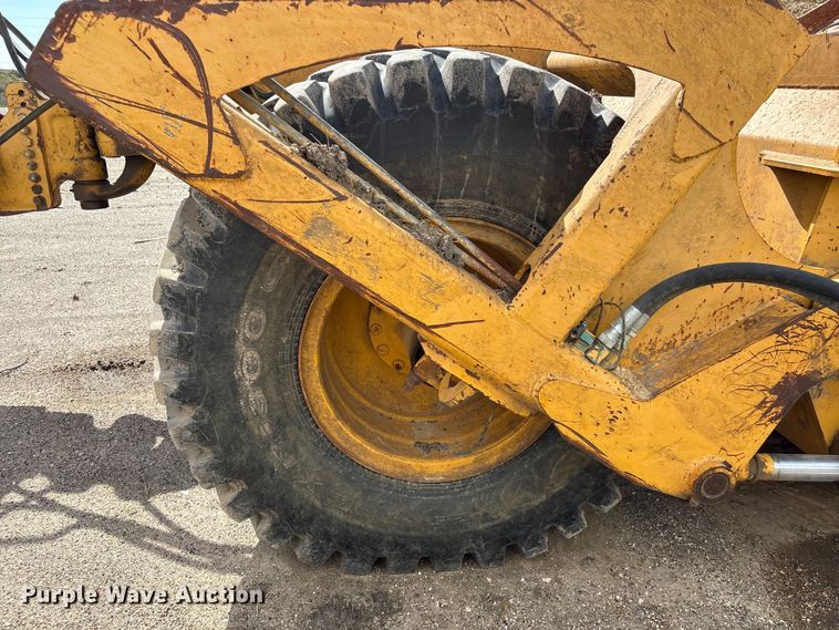 image for item EA7252 2012 John Deere 1812C scraper