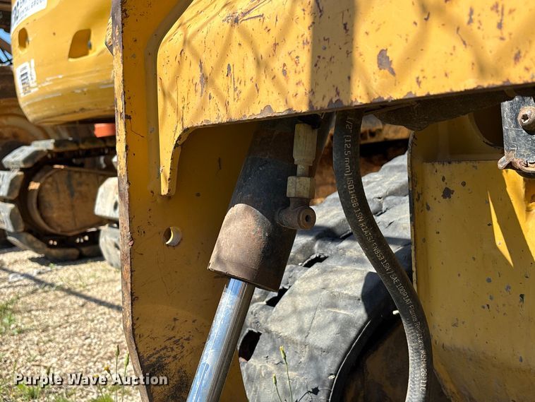 image for item EA7276 2019 Caterpillar 249D tracked skid steer loader