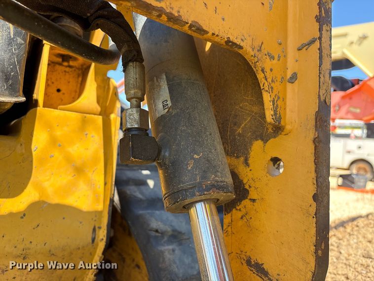 image for item EA7276 2019 Caterpillar 249D tracked skid steer loader