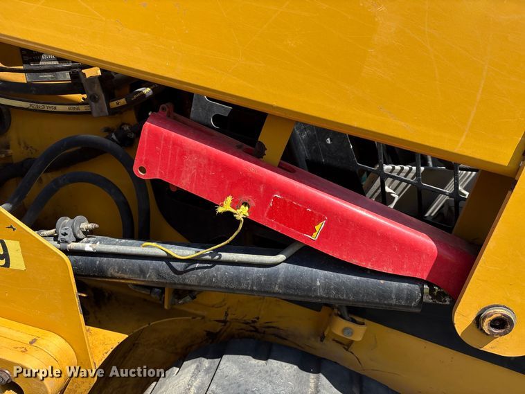 image for item EA7276 2019 Caterpillar 249D tracked skid steer loader