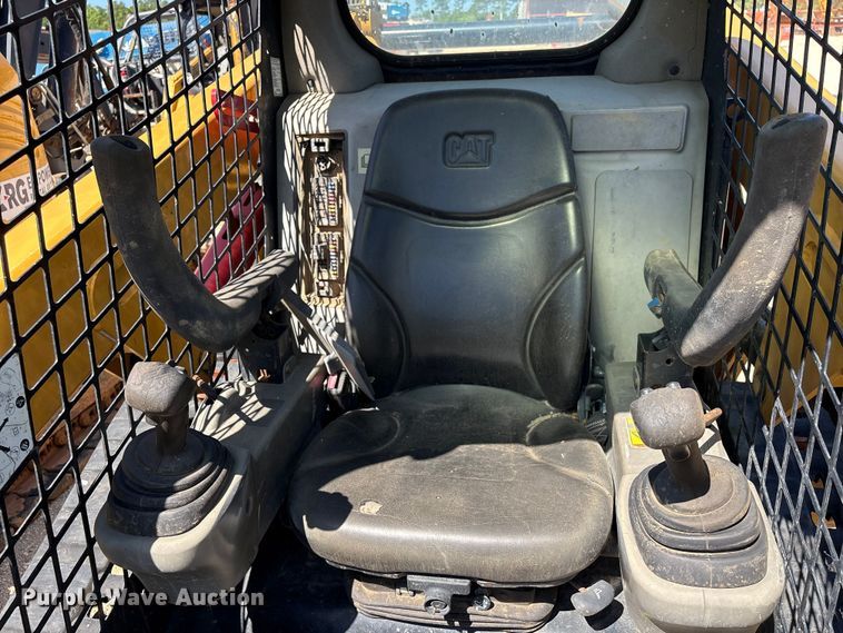 image for item EA7276 2019 Caterpillar 249D tracked skid steer loader