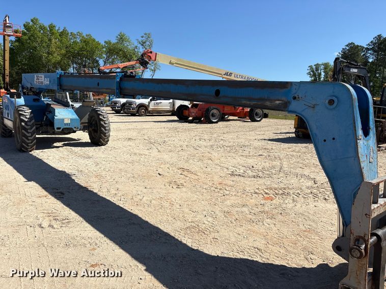 image for item EA7277 2014 Genie GTH-844 telehandler