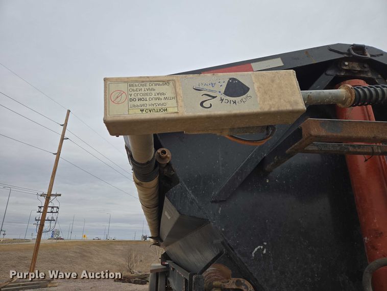image for item EB1384 1997 Circle R 34HSD side dump trailer