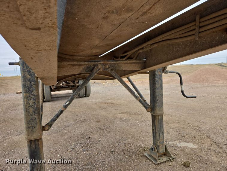 image for item EB1384 1997 Circle R 34HSD side dump trailer