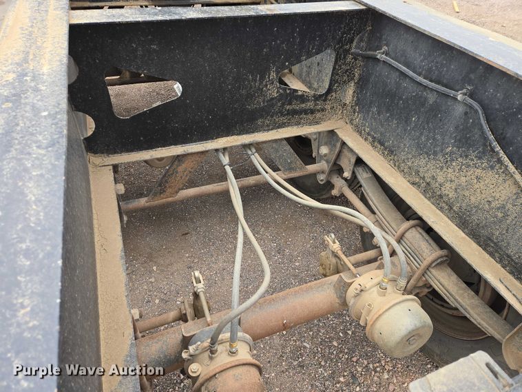 image for item EB1384 1997 Circle R 34HSD side dump trailer