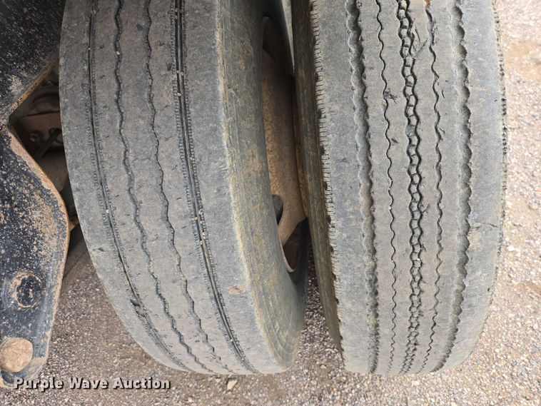 image for item EB1384 1997 Circle R 34HSD side dump trailer