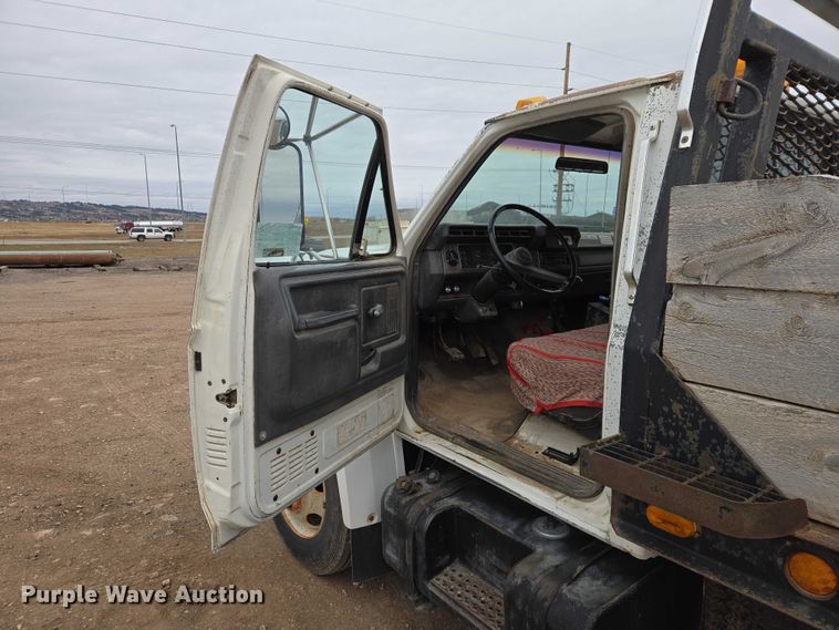 image for item EB1385 1992 Ford F600 dump flatbed truck
