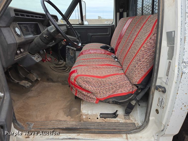 image for item EB1385 1992 Ford F600 dump flatbed truck