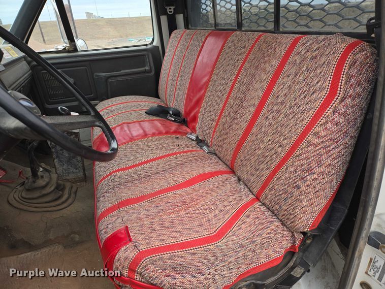 image for item EB1385 1992 Ford F600 dump flatbed truck