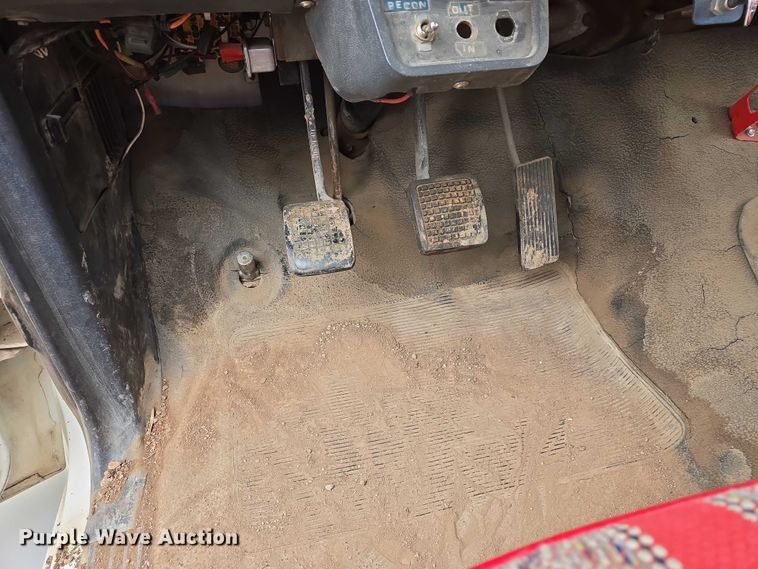 image for item EB1385 1992 Ford F600 dump flatbed truck