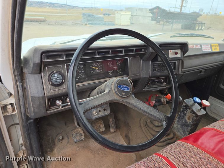 image for item EB1385 1992 Ford F600 dump flatbed truck