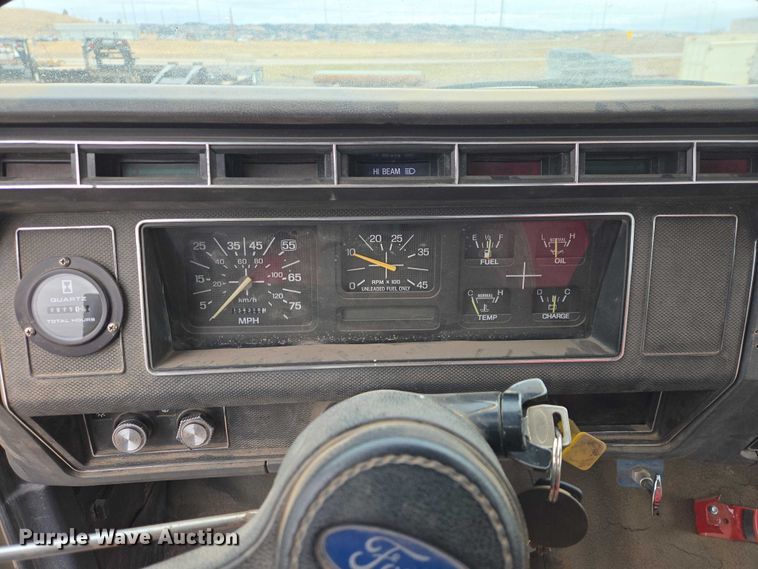 image for item EB1385 1992 Ford F600 dump flatbed truck