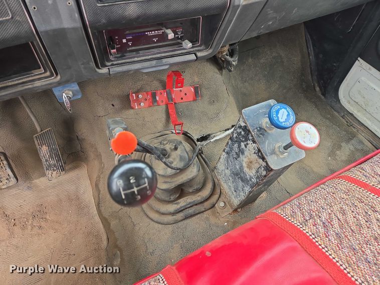 image for item EB1385 1992 Ford F600 dump flatbed truck