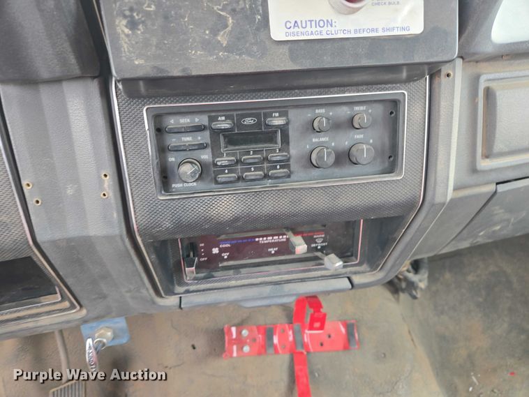 image for item EB1385 1992 Ford F600 dump flatbed truck