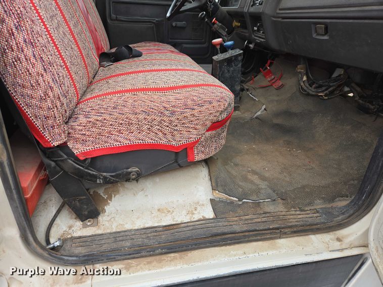 image for item EB1385 1992 Ford F600 dump flatbed truck