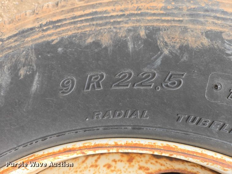 image for item EB1385 1992 Ford F600 dump flatbed truck