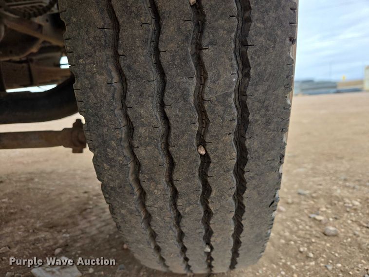 image for item EB1385 1992 Ford F600 dump flatbed truck