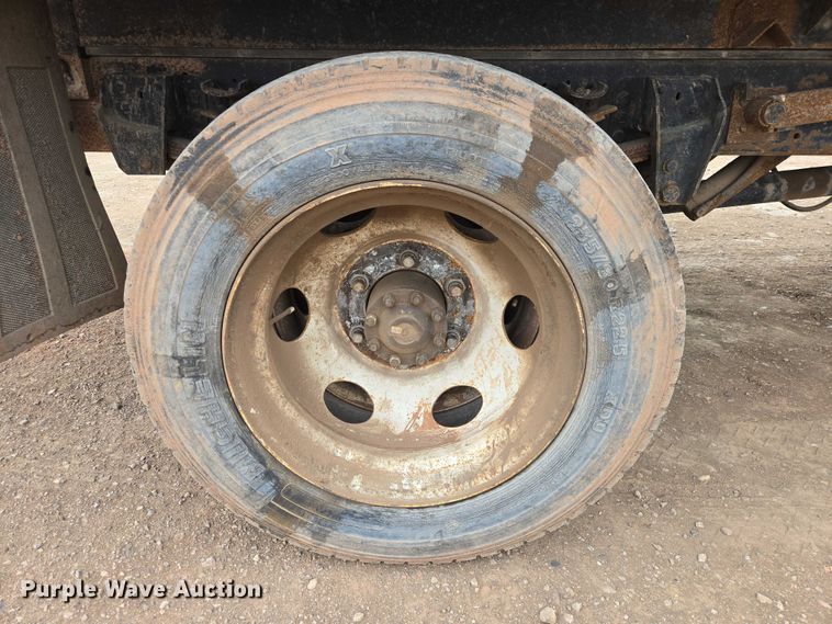 image for item EB1385 1992 Ford F600 dump flatbed truck