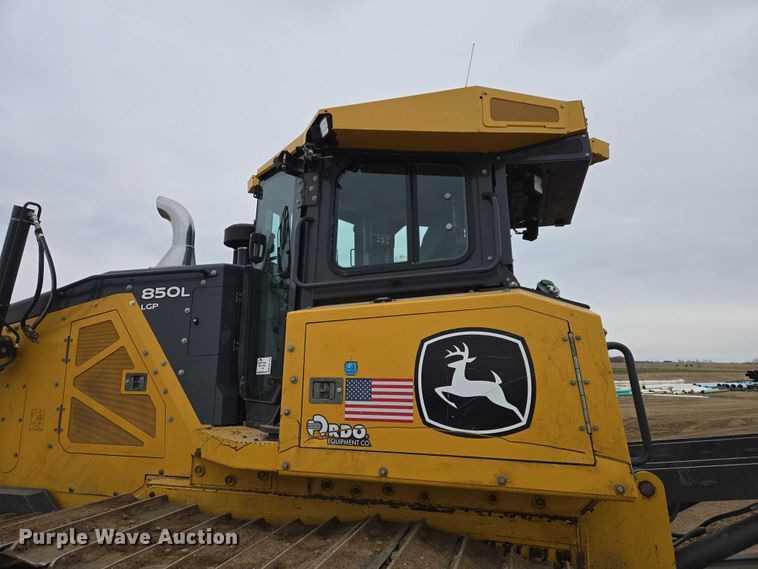 image for item EB1386 2019 John Deere 850L LGP dozer