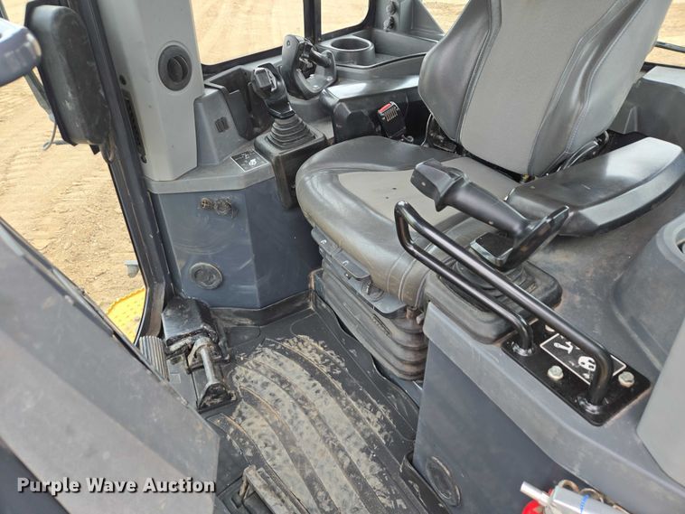 image for item EB1386 2019 John Deere 850L LGP dozer