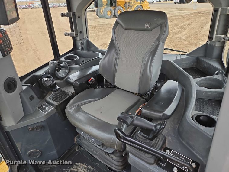 image for item EB1386 2019 John Deere 850L LGP dozer