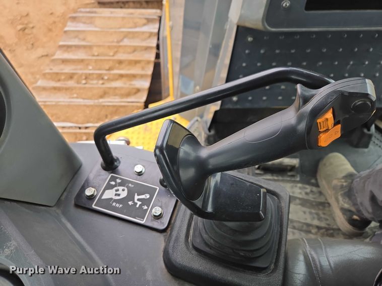 image for item EB1386 2019 John Deere 850L LGP dozer