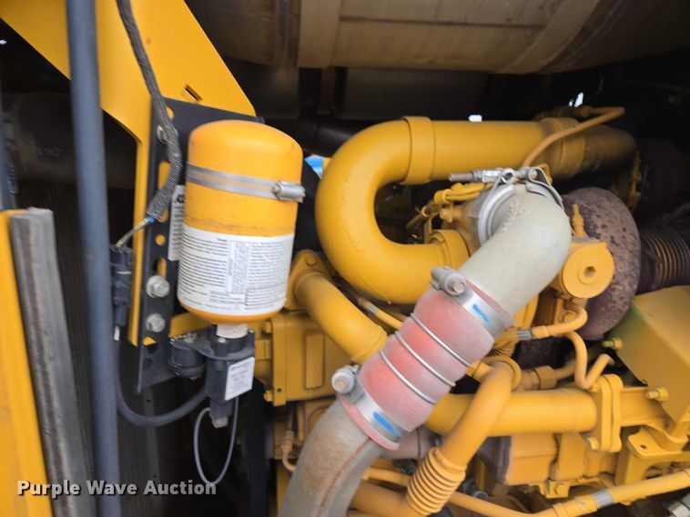 image for item EB1386 2019 John Deere 850L LGP dozer