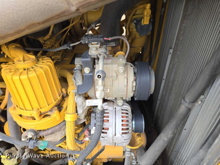 image for item EB1386 2019 John Deere 850L LGP dozer