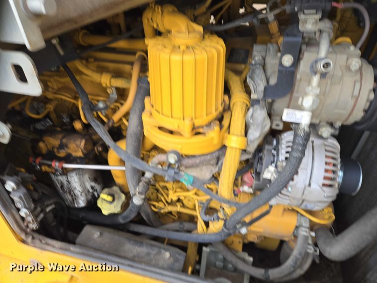 image for item EB1386 2019 John Deere 850L LGP dozer