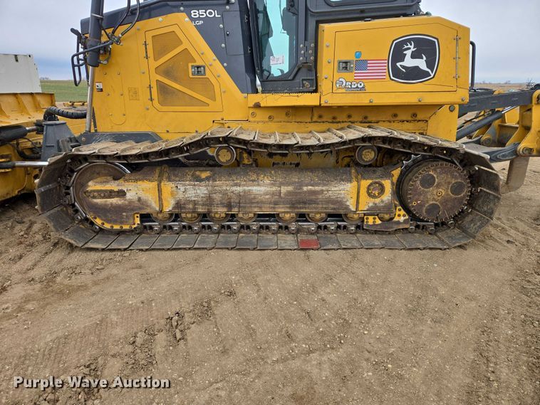 image for item EB1386 2019 John Deere 850L LGP dozer