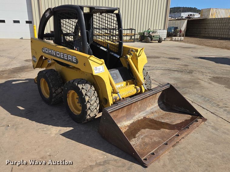 image for item EB1390 2000 John Deere 240 skid steer loader