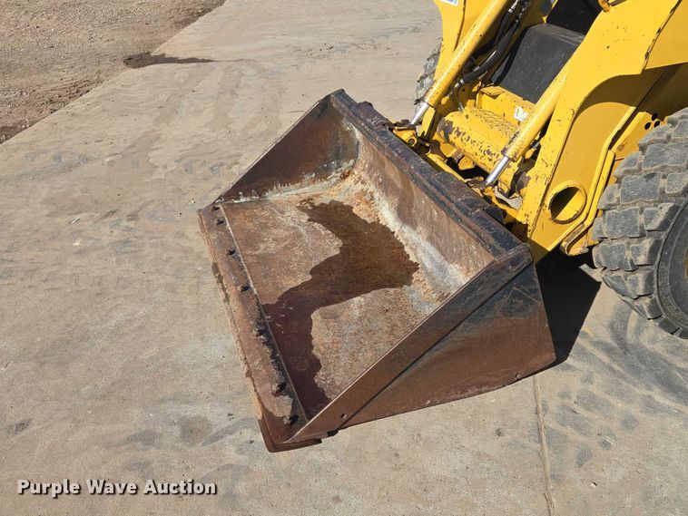 image for item EB1390 2000 John Deere 240 skid steer loader