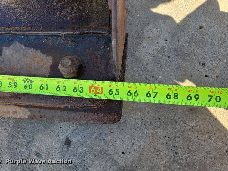 image for item EB1390 2000 John Deere 240 skid steer loader