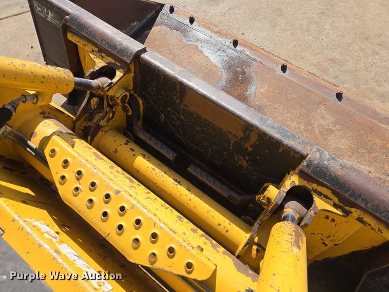 image for item EB1390 2000 John Deere 240 skid steer loader