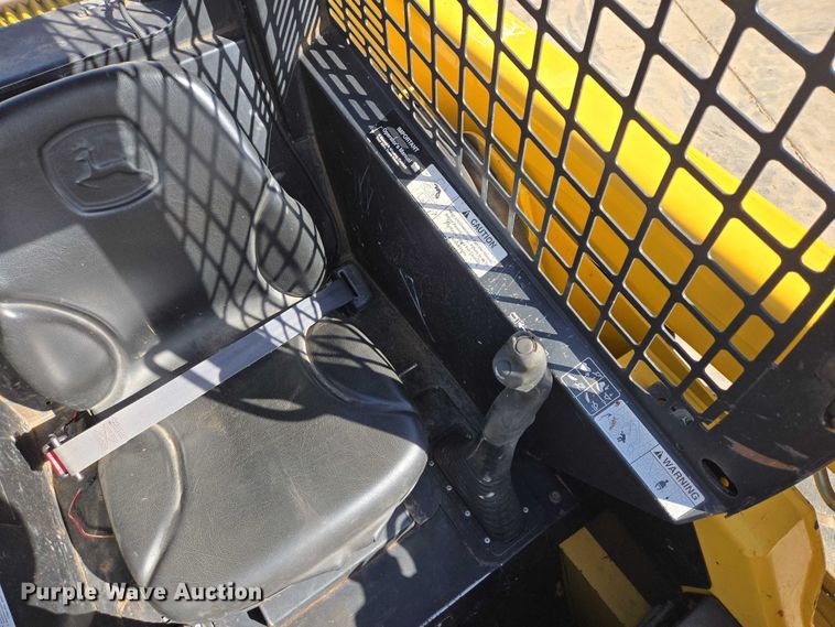 image for item EB1390 2000 John Deere 240 skid steer loader