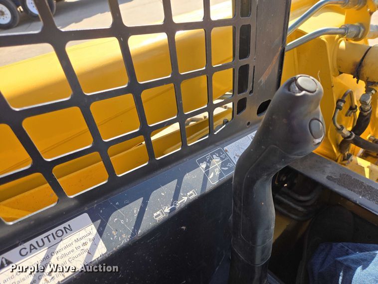 image for item EB1390 2000 John Deere 240 skid steer loader