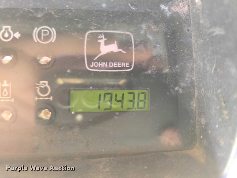 image for item EB1390 2000 John Deere 240 skid steer loader