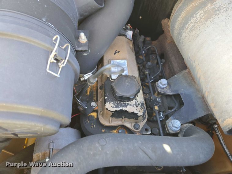 image for item EB1390 2000 John Deere 240 skid steer loader