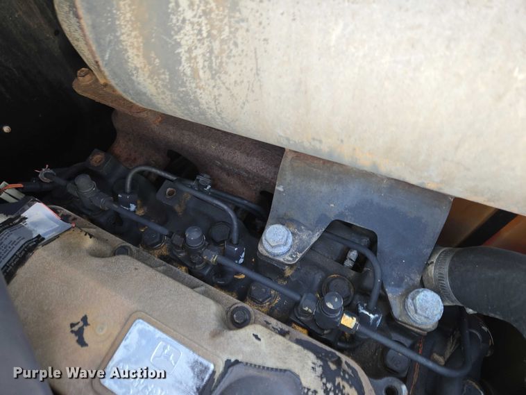 image for item EB1390 2000 John Deere 240 skid steer loader