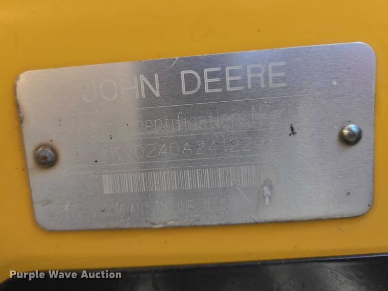 image for item EB1390 2000 John Deere 240 skid steer loader