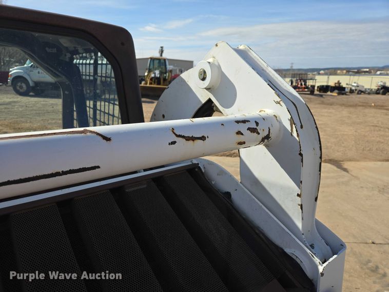 image for item EB1392 2010 Bobcat S185 skid steer loader